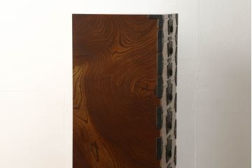 中古　美品　岩谷堂箪笥　引き出しが9杯付き!　こだわりの意匠が目を引く収納力抜群の縦型チェスト(整理箪笥、引き出し、和たんす)(R-079233)