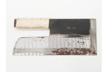 孝義銘　全長305mm　そば包丁(蕎麦包丁、蕎麦切り包丁、緬切り包丁、和包丁、庖丁、ナイフ、調理器具、日本製、木製カバー付き)(R-079240)