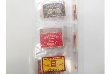 戦前　当時物　中国輸出用・日本など　マッチラベル129枚セット(マッチレッテル、マッチペーパー、燐寸、燐票、東京瓦斯株式會社、泰記洋行、三井洋行、カニ、蟹、海老、エビ、鼠、ねずみ、猿、サル、猪、孔雀、鹿、蝙蝠、コウモリ、象、ゾウ、蜂、ハチ、騎馬、人物、昆虫、広告、商標、ファイル付き、動物、神、日本製)(R-079244)