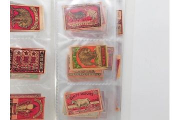 戦前　当時物　中国輸出用・日本など　マッチラベル129枚セット(マッチレッテル、マッチペーパー、燐寸、燐票、東京瓦斯株式會社、泰記洋行、三井洋行、カニ、蟹、海老、エビ、鼠、ねずみ、猿、サル、猪、孔雀、鹿、蝙蝠、コウモリ、象、ゾウ、蜂、ハチ、騎馬、人物、昆虫、広告、商標、ファイル付き、動物、神、日本製)(R-079244)