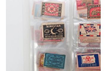 戦前　当時物　中国輸出用・日本など　マッチラベル129枚セット(マッチレッテル、マッチペーパー、燐寸、燐票、東京瓦斯株式會社、泰記洋行、三井洋行、カニ、蟹、海老、エビ、鼠、ねずみ、猿、サル、猪、孔雀、鹿、蝙蝠、コウモリ、象、ゾウ、蜂、ハチ、騎馬、人物、昆虫、広告、商標、ファイル付き、動物、神、日本製)(R-079244)