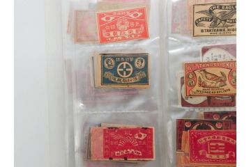 戦前　当時物　中国輸出用・日本など　マッチラベル129枚セット(マッチレッテル、マッチペーパー、燐寸、燐票、東京瓦斯株式會社、泰記洋行、三井洋行、カニ、蟹、海老、エビ、鼠、ねずみ、猿、サル、猪、孔雀、鹿、蝙蝠、コウモリ、象、ゾウ、蜂、ハチ、騎馬、人物、昆虫、広告、商標、ファイル付き、動物、神、日本製)(R-079244)