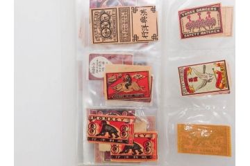 戦前　当時物　中国輸出用・日本など　マッチラベル129枚セット(マッチレッテル、マッチペーパー、燐寸、燐票、東京瓦斯株式會社、泰記洋行、三井洋行、カニ、蟹、海老、エビ、鼠、ねずみ、猿、サル、猪、孔雀、鹿、蝙蝠、コウモリ、象、ゾウ、蜂、ハチ、騎馬、人物、昆虫、広告、商標、ファイル付き、動物、神、日本製)(R-079244)