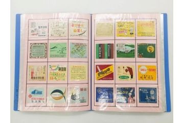 戦前〜戦後　当時物　レトロ　中国輸出用・日本など　マッチラベルなど727枚セット(燐寸、燐票、広告、商標、日本製、マッチレッテル、マッチペーパー、着物美人、菊水館、料理屋、ホテル、ベニス、フマキラー、化粧品、ヘチマコロン、喫茶、中央薬局、セイコー、時計、カフェー、菓子、パン、モダンガール、弓立ラヂオ店、井筒屋、人物、猫、ネコ、魚、花、麻雀、子供、人物、狛犬、ファイル付き)(R-079252)