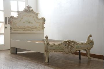 中古　イタリア高級家具　SILIK(シリック)　ロココ調　ヨーロピアンスタイルの空間を演出してくれるベッドフレーム(シングルサイズ)(R-079258)