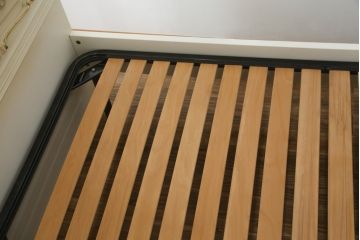 中古　イタリア高級家具　SILIK(シリック)　ロココ調　ヨーロピアンスタイルの空間を演出してくれるベッドフレーム(シングルサイズ)(R-079258)