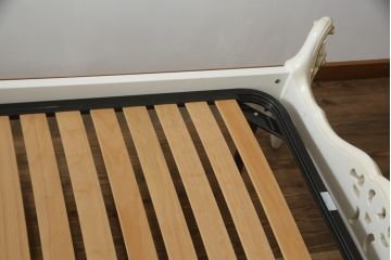 中古　イタリア高級家具　SILIK(シリック)　ロココ調　ヨーロピアンスタイルの空間を演出してくれるベッドフレーム(シングルサイズ)(R-079258)
