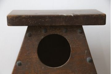 和製アンティーク　杉材　レトロな雰囲気あふれる踏み台(ステップ、花台、飾り台)(R-079259)