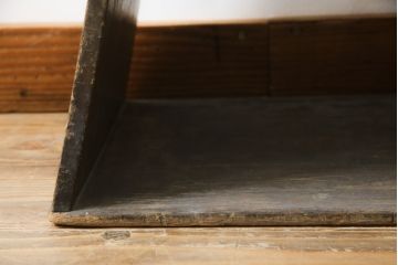 和製アンティーク　飾り台としても活躍するレトロな雰囲気の踏み台(ステップ、階段、花台、ディスプレイ雑貨)(R-079260)