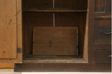和製アンティーク　明治期　魅せる収納としても大活躍の幅狭階段箪笥(和箪笥、時代箪笥、収納箪笥、引き出し)(R-079264)