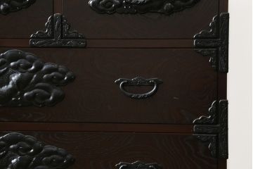中古　美品!!　岩手民芸家具　存在感のある大振りの龍の金具が魅力的な南部車箪笥(南部箪笥、和たんす、衣装タンス、収納箪笥、整理箪笥、引き出し、サイドチェスト)(R-079265)