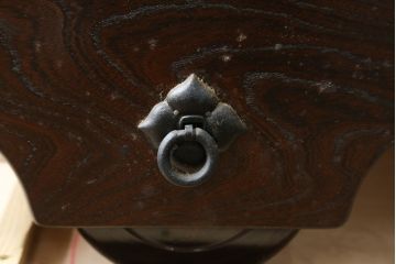 中古　美品!!　岩手民芸家具　存在感のある大振りの龍の金具が魅力的な南部車箪笥(南部箪笥、和たんす、衣装タンス、収納箪笥、整理箪笥、引き出し、サイドチェスト)(R-079265)