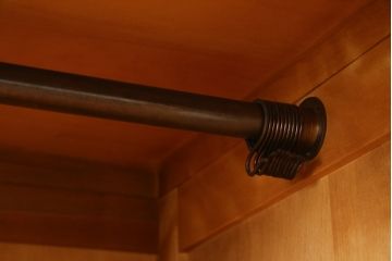 中古　美品　横浜ダニエル(daniel)　アーリーアメリカンシリーズ　気品ある佇まいが魅力的なワードローブ(洋服タンス、収納棚、戸棚、キャビネット)(定価約100万円)(R-079266)