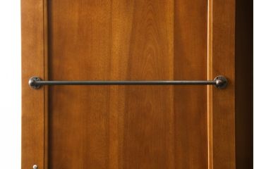 中古　美品　横浜ダニエル(daniel)　アーリーアメリカンシリーズ　気品ある佇まいが魅力的なワードローブ(洋服タンス、収納棚、戸棚、キャビネット)(定価約100万円)(R-079266)