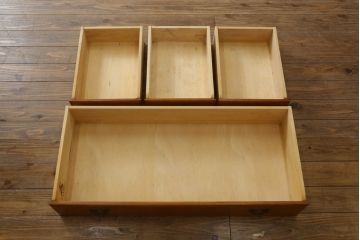 中古　美品　横浜ダニエル(daniel)　アーリーアメリカンシリーズ　気品ある佇まいが魅力的なワードローブ(洋服タンス、収納棚、戸棚、キャビネット)(定価約100万円)(R-079266)