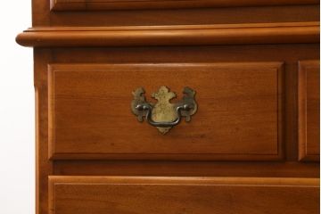 中古　美品　横浜ダニエル(daniel)　アーリーアメリカンシリーズ　気品ある佇まいが魅力的なワードローブ(洋服タンス、収納棚、戸棚、キャビネット)(定価約100万円)(R-079266)