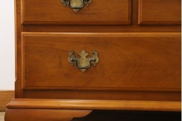 中古　美品　横浜ダニエル(daniel)　アーリーアメリカンシリーズ　気品ある佇まいが魅力的なワードローブ(洋服タンス、収納棚、戸棚、キャビネット)(定価約100万円)(R-079266)