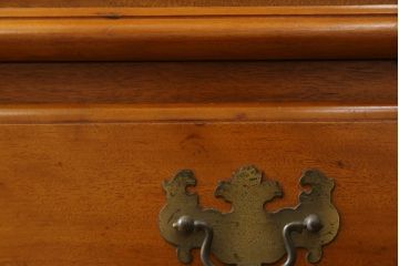 中古　美品　横浜ダニエル(daniel)　アーリーアメリカンシリーズ　気品ある佇まいが魅力的なワードローブ(洋服タンス、収納棚、戸棚、キャビネット)(定価約100万円)(R-079266)