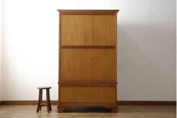 中古　美品　横浜ダニエル(daniel)　アーリーアメリカンシリーズ　気品ある佇まいが魅力的なワードローブ(洋服タンス、収納棚、戸棚、キャビネット)(定価約100万円)(R-079266)
