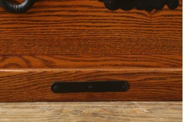 中古　美品　ニレ材　両面使いで場所を選ばずにお部屋づくりを楽しめる小振りな階段箪笥(和たんす、収納タンス、戸棚、引き出し)(R-079267)
