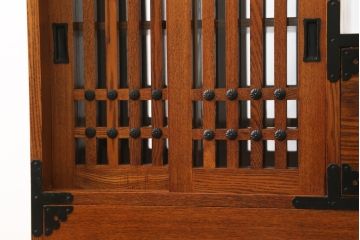 中古　美品　ニレ材　両面使いで場所を選ばずにお部屋づくりを楽しめる小振りな階段箪笥(和たんす、収納タンス、戸棚、引き出し)(R-079267)