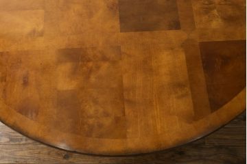 中古　特大!!　アメリカ最高級家具　Century Furniture(センチュリー・ファニチャー)　ノーフォーク(NORFOLK)　クラシカルで重厚な佇まいが魅力のラウンドペデスタルダイニングテーブル(丸テーブル、円卓、6人掛け、6P、4人掛け、4P、食卓)(定価推定約150万円前後)(R-079268)
