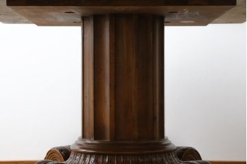 中古　特大!!　アメリカ最高級家具　Century Furniture(センチュリー・ファニチャー)　ノーフォーク(NORFOLK)　クラシカルで重厚な佇まいが魅力のラウンドペデスタルダイニングテーブル(丸テーブル、円卓、6人掛け、6P、4人掛け、4P、食卓)(定価推定約150万円前後)(R-079268)