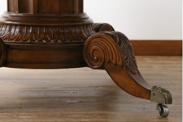 中古　特大!!　アメリカ最高級家具　Century Furniture(センチュリー・ファニチャー)　ノーフォーク(NORFOLK)　クラシカルで重厚な佇まいが魅力のラウンドペデスタルダイニングテーブル(丸テーブル、円卓、6人掛け、6P、4人掛け、4P、食卓)(定価推定約150万円前後)(R-079268)