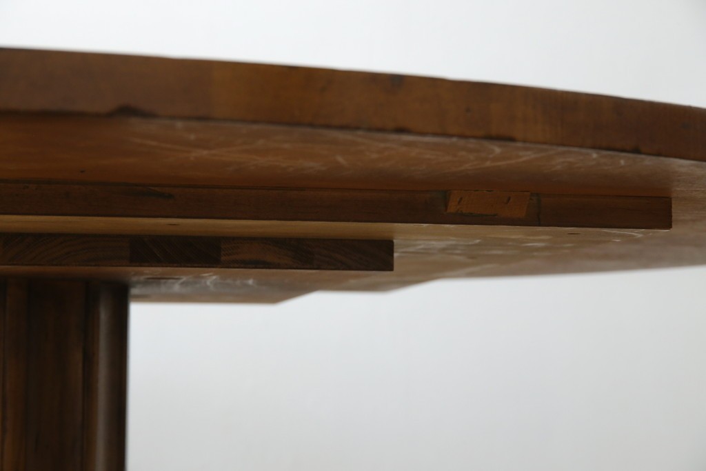 中古　特大!!　アメリカ最高級家具　Century Furniture(センチュリー・ファニチャー)　ノーフォーク(NORFOLK)　クラシカルで重厚な佇まいが魅力のラウンドペデスタルダイニングテーブル　定価推定約150万円前後　(R-079268)