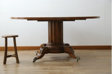 中古　特大!!　アメリカ最高級家具　Century Furniture(センチュリー・ファニチャー)　ノーフォーク(NORFOLK)　クラシカルで重厚な佇まいが魅力のラウンドペデスタルダイニングテーブル　定価推定約150万円前後　(R-079268)