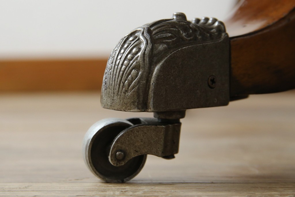 中古　特大!!　アメリカ最高級家具　Century Furniture(センチュリー・ファニチャー)　ノーフォーク(NORFOLK)　クラシカルで重厚な佇まいが魅力のラウンドペデスタルダイニングテーブル　定価推定約150万円前後　(R-079268)