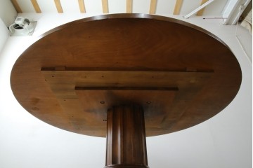 中古　特大!!　アメリカ最高級家具　Century Furniture(センチュリー・ファニチャー)　ノーフォーク(NORFOLK)　クラシカルで重厚な佇まいが魅力のラウンドペデスタルダイニングテーブル　定価推定約150万円前後　(R-079268)