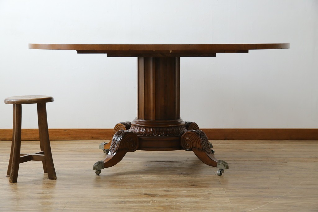 中古　特大!!　アメリカ最高級家具　Century Furniture(センチュリー・ファニチャー)　ノーフォーク(NORFOLK)　クラシカルで重厚な佇まいが魅力のラウンドペデスタルダイニングテーブル　定価推定約150万円前後　(R-079268)