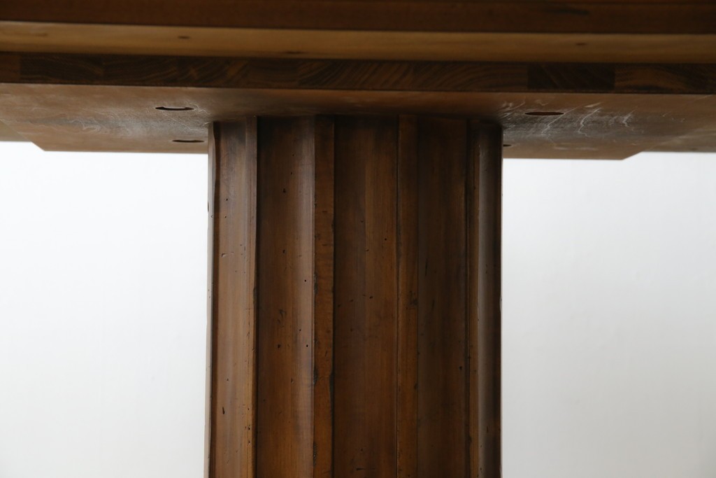 中古　特大!!　アメリカ最高級家具　Century Furniture(センチュリー・ファニチャー)　ノーフォーク(NORFOLK)　クラシカルで重厚な佇まいが魅力のラウンドペデスタルダイニングテーブル　定価推定約150万円前後　(R-079268)