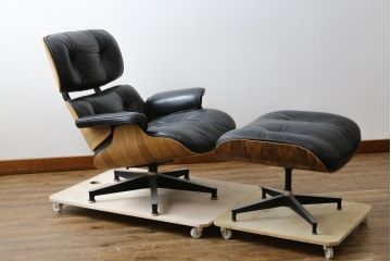 アメリカビンテージ　Hermanmiller(ハーマンミラー社)　希少!!　ローズウッド材　クラシック　身体を包み込むようなフォルムが魅力のイームズラウンジチェア&オットマン(本革、レザーチェア、椅子、イス、1人掛けソファ、1Pソファ、アームチェア、フットスツール、ヴィンテージ)(R-079269)