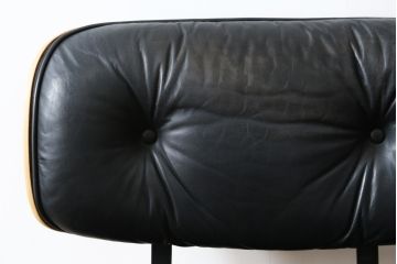アメリカビンテージ　Hermanmiller(ハーマンミラー社)　希少!!　ローズウッド材　クラシック　身体を包み込むようなフォルムが魅力のイームズラウンジチェア&オットマン(本革、レザーチェア、椅子、イス、1人掛けソファ、1Pソファ、アームチェア、フットスツール、ヴィンテージ)(R-079269)