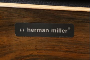 アメリカビンテージ　Hermanmiller(ハーマンミラー社)　希少!!　ローズウッド材　クラシック　身体を包み込むようなフォルムが魅力のイームズラウンジチェア&オットマン(本革、レザーチェア、椅子、イス、1人掛けソファ、1Pソファ、アームチェア、フットスツール、ヴィンテージ)(R-079269)