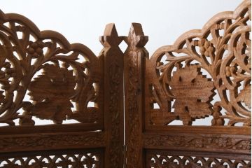 アジアンビンテージ　チーク材　お部屋に華やかな印象をプラスしてくれる総彫りの4連衝立て(パーテーション、間仕切り、衝い立て、つい立て、店舗什器、ヴィンテージ)(R-079270)
