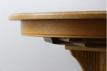 ヨーロッパビンテージ　オーク材　脚の装飾がクラシカルな雰囲気を醸し出すエクステンションテーブル(ダイニングテーブル、丸テーブル、ラウンドテーブル、円卓、オーバルテーブル、食卓、4人掛け、6人掛け、ヴィンテージ)(R-079271)