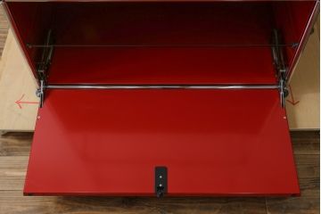 中古　超美品!!　スイス　USMハラー(USM Haller)　目を引くビビッドカラーがおしゃれなモダンデザインのキャビネット(ガラス棚、戸棚、収納棚、飾り棚、陳列棚、ディスプレイ棚、店舗什器)(定価約32万円)(R-079277)