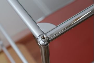 中古　超美品!!　スイス　USMハラー(USM Haller)　目を引くビビッドカラーがおしゃれなモダンデザインのキャビネット(ガラス棚、戸棚、収納棚、飾り棚、陳列棚、ディスプレイ棚、店舗什器)(定価約32万円)(R-079277)