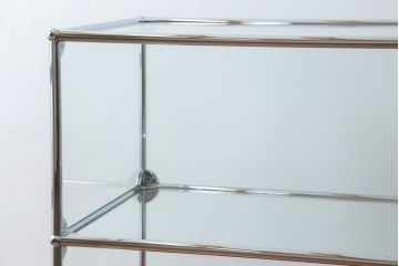 中古　超美品!!　スイス　USMハラー(USM Haller)　目を引くビビッドカラーがおしゃれなモダンデザインのキャビネット(ガラス棚、戸棚、収納棚、飾り棚、陳列棚、ディスプレイ棚、店舗什器)(定価約32万円)(R-079277)
