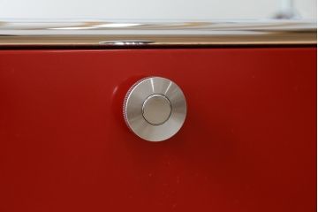 中古　超美品!!　スイス　USMハラー(USM Haller)　目を引くビビッドカラーがおしゃれなモダンデザインのキャビネット(ガラス棚、戸棚、収納棚、飾り棚、陳列棚、ディスプレイ棚、店舗什器)(定価約32万円)(R-079277)