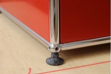 中古　超美品!!　スイス　USMハラー(USM Haller)　目を引くビビッドカラーがおしゃれなモダンデザインのキャビネット(ガラス棚、戸棚、収納棚、飾り棚、陳列棚、ディスプレイ棚、店舗什器)(定価約32万円)(R-079277)