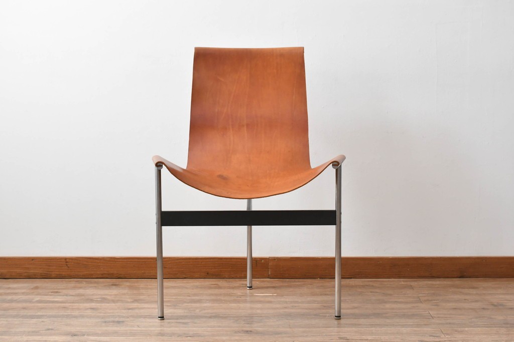 アメリカビンテージ　LAVERNE INTERNATIONAL社　3LCモデル　Tチェア　本革(レザー)　置いてあるだけで絵になるラウンジチェア　(R-079278)