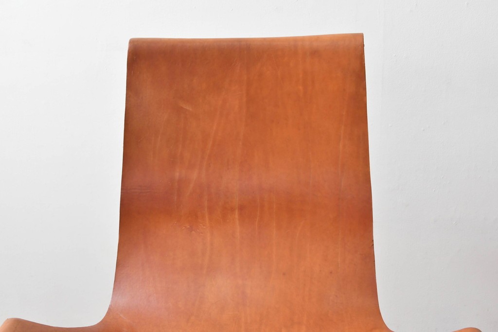 アメリカビンテージ　LAVERNE INTERNATIONAL社　3LCモデル　Tチェア　本革(レザー)　置いてあるだけで絵になるラウンジチェア　(R-079278)