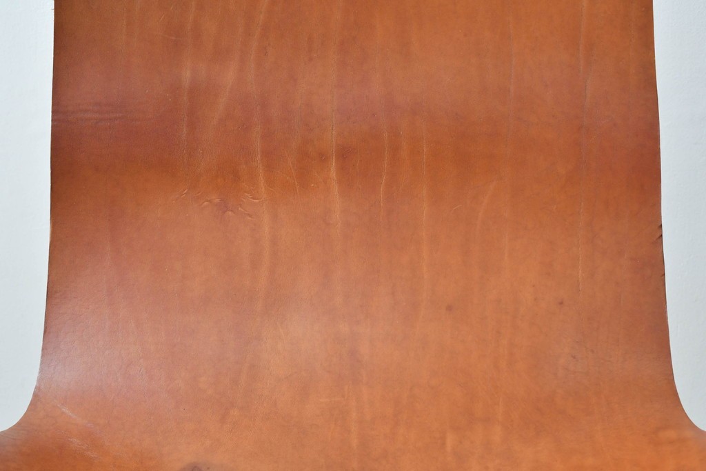 アメリカビンテージ　LAVERNE INTERNATIONAL社　3LCモデル　Tチェア　本革(レザー)　置いてあるだけで絵になるラウンジチェア　(R-079278)