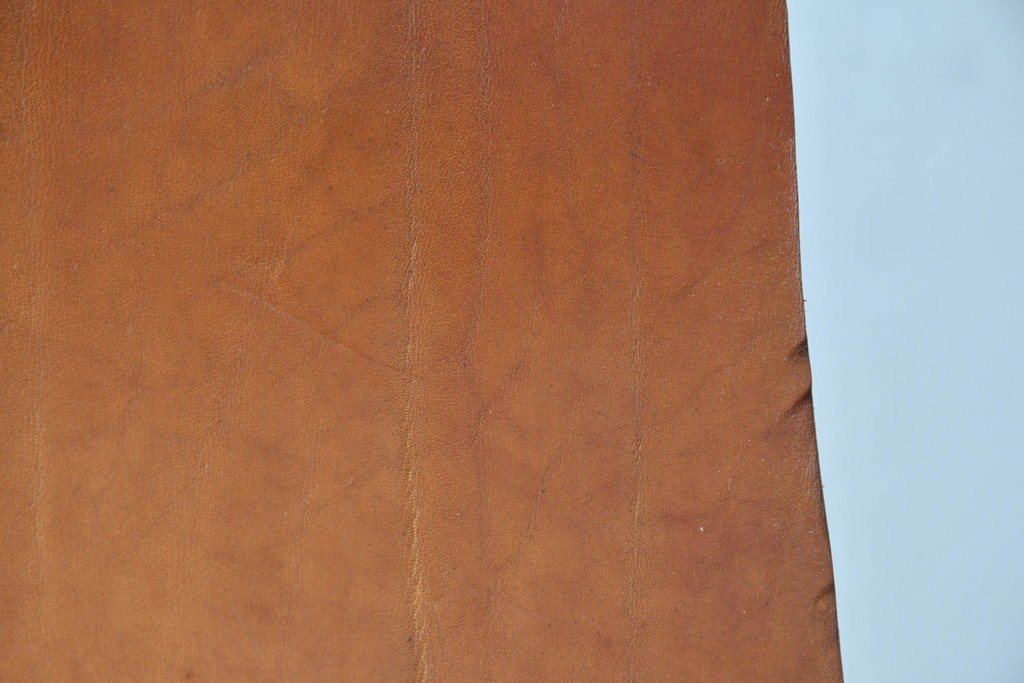 アメリカビンテージ　LAVERNE INTERNATIONAL社　3LCモデル　Tチェア　本革(レザー)　置いてあるだけで絵になるラウンジチェア　(R-079278)