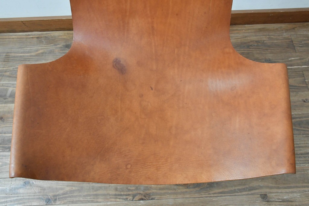 アメリカビンテージ　LAVERNE INTERNATIONAL社　3LCモデル　Tチェア　本革(レザー)　置いてあるだけで絵になるラウンジチェア　(R-079278)