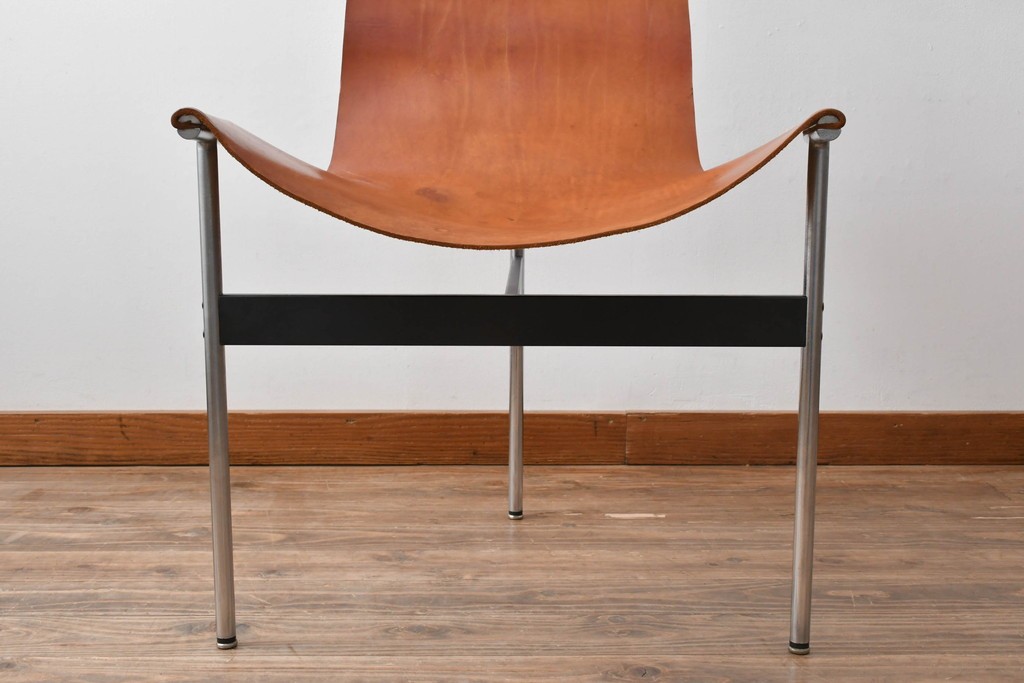 アメリカビンテージ　LAVERNE INTERNATIONAL社　3LCモデル　Tチェア　本革(レザー)　置いてあるだけで絵になるラウンジチェア　(R-079278)